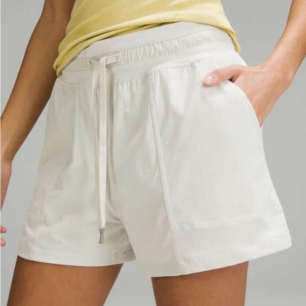 Lululemon Dance Studio‎ High Rise Shorts Bone Size 14 Drawstring Active Running